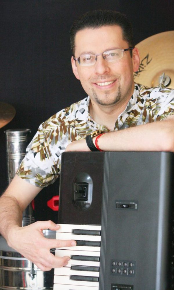 Madera Orquesta Show German Diaz 01