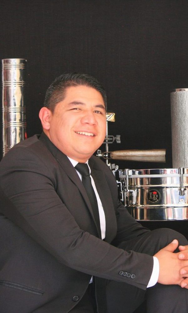 Madera Orquesta Show Osman Bernal 01