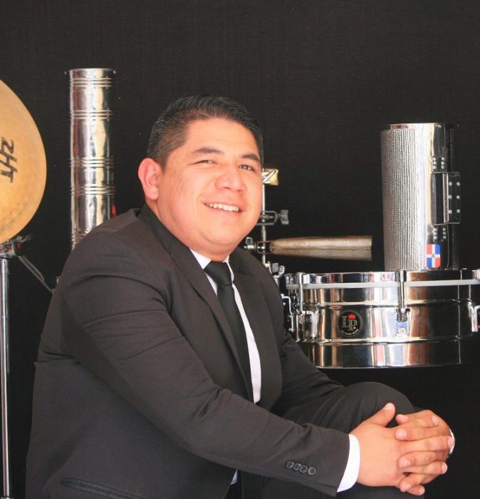 Madera Orquesta Show Osman Bernal 01